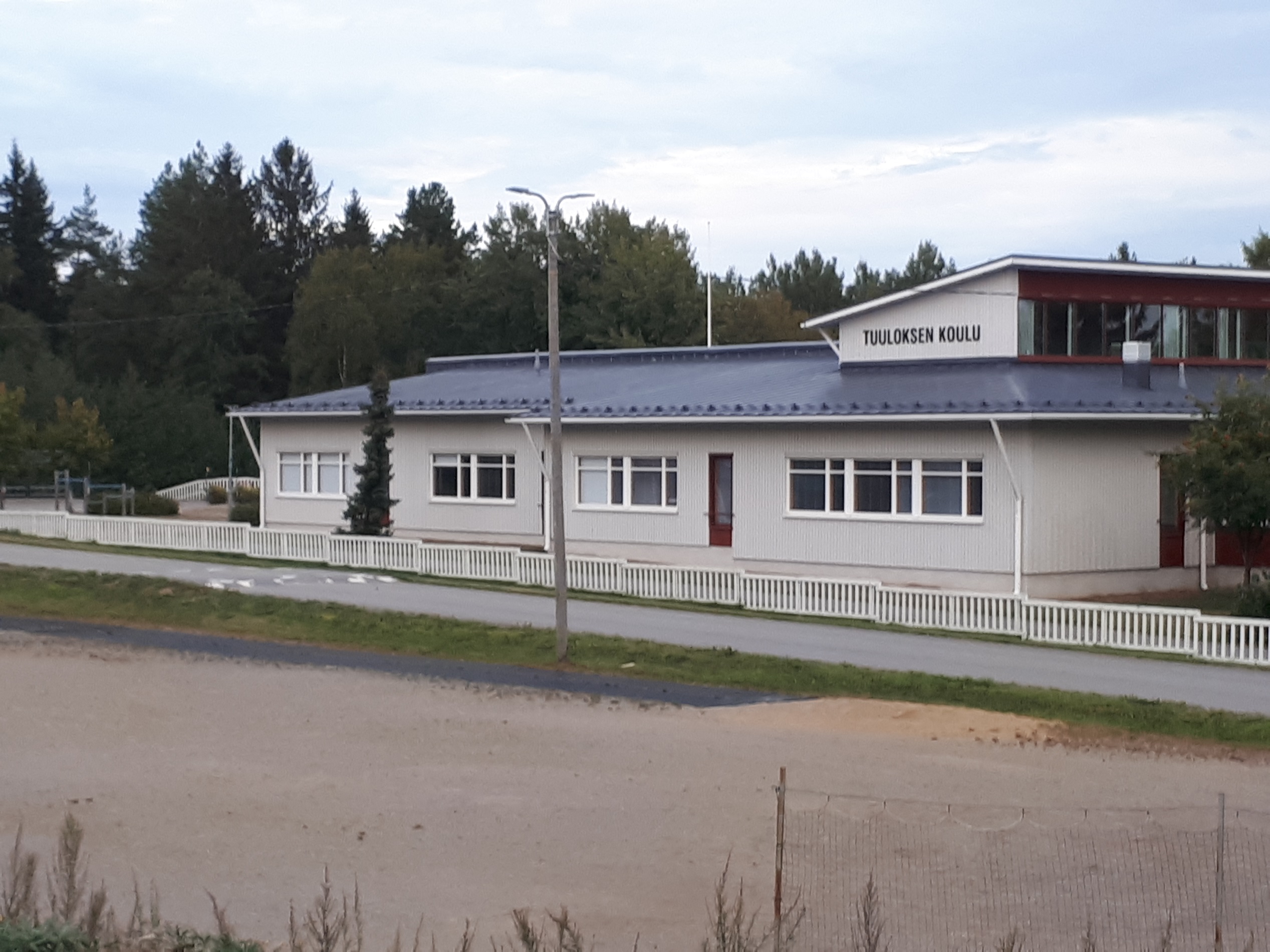 Tuuloksen koulu 50